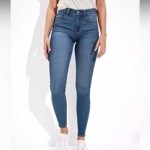 American Eagle medium wash no rip skinny jeans